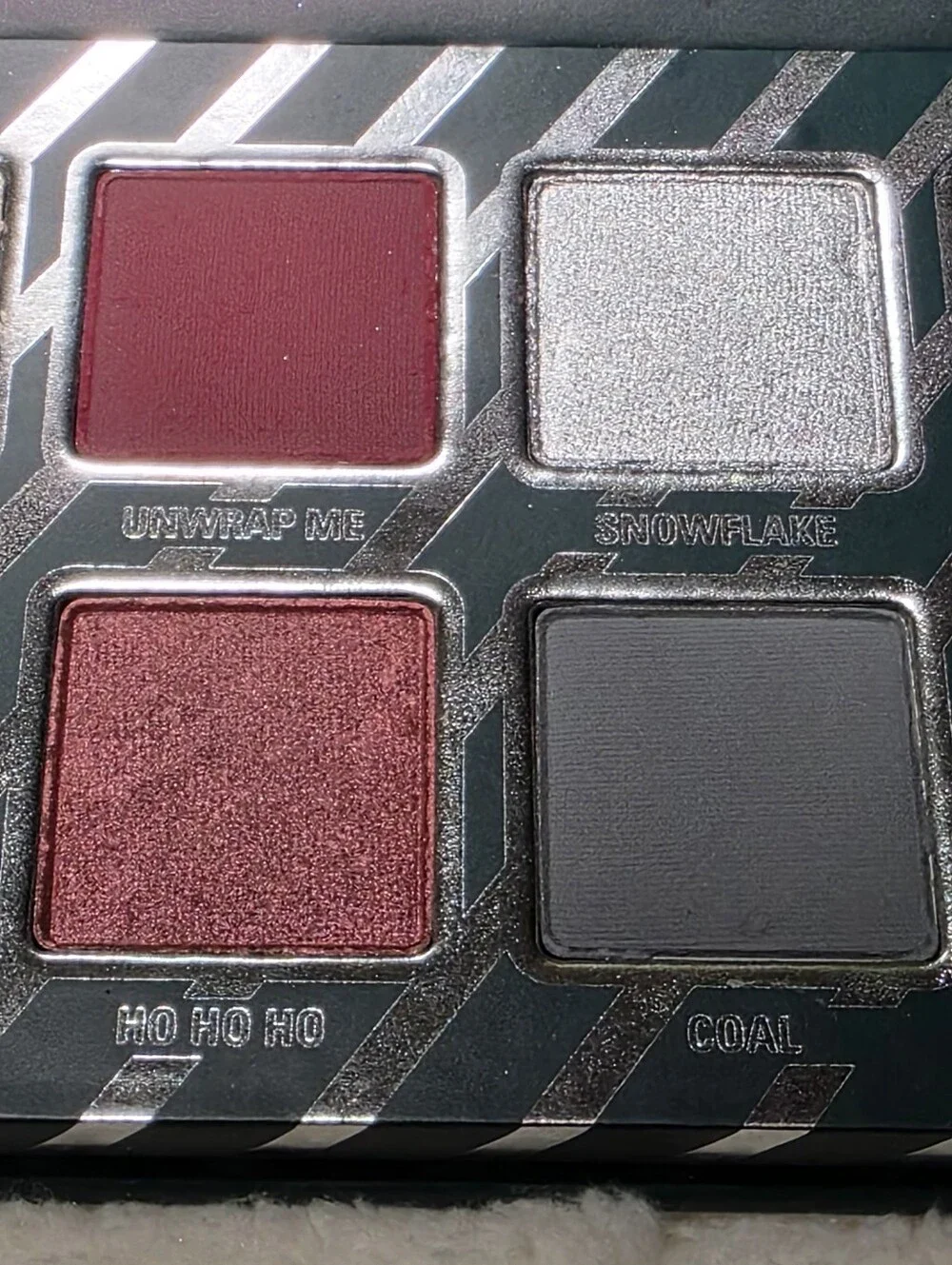 KYLIE COSMETICS DISCONTINUED CHRISTMAS COLLECTION EYESHADOW PALETTE—NAUGHTY—NIB